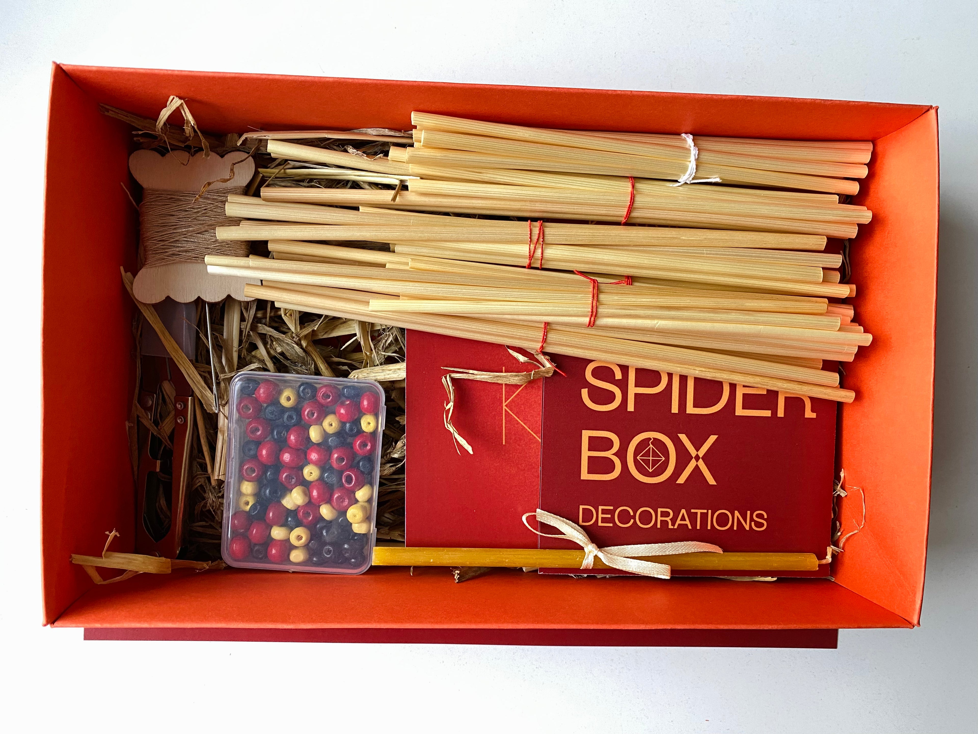 Straw Spider Box: Decorations