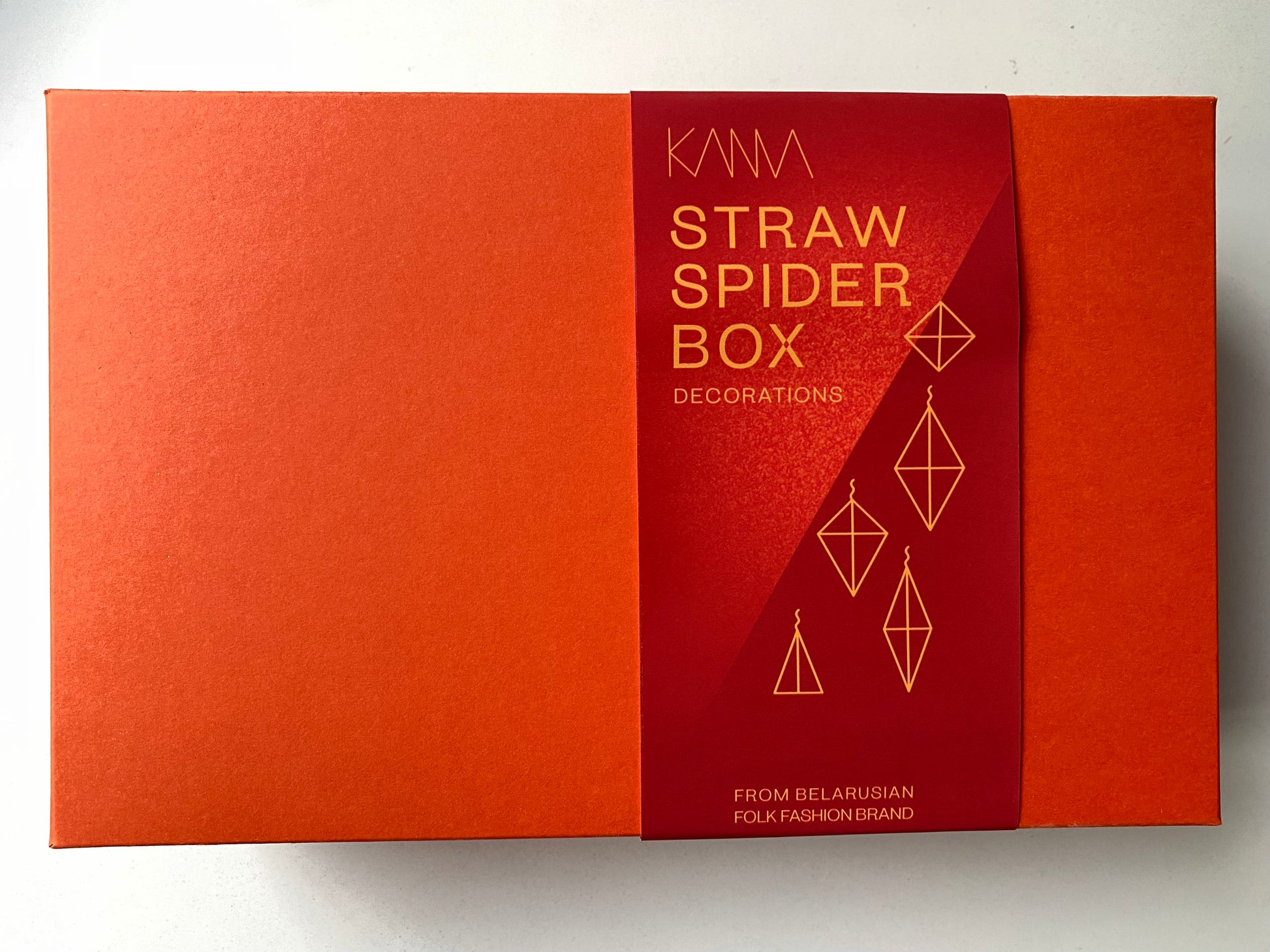 Straw Spider Box: Decorations